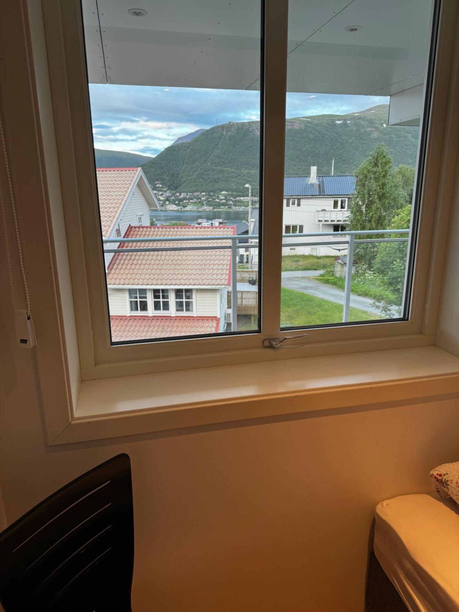 Sentral Leilighet Med Fantastisk Utsikt Tromsø Kültér fotó