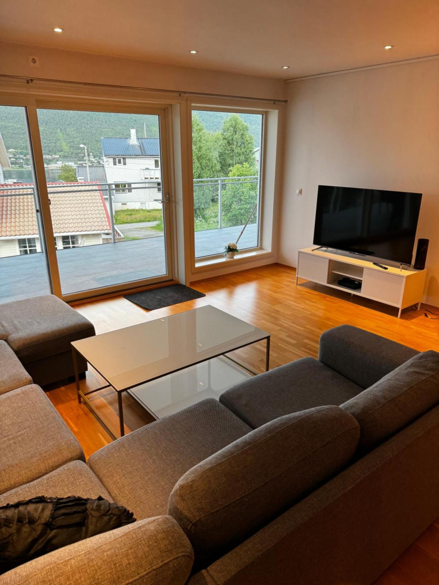 Sentral Leilighet Med Fantastisk Utsikt Tromsø Kültér fotó