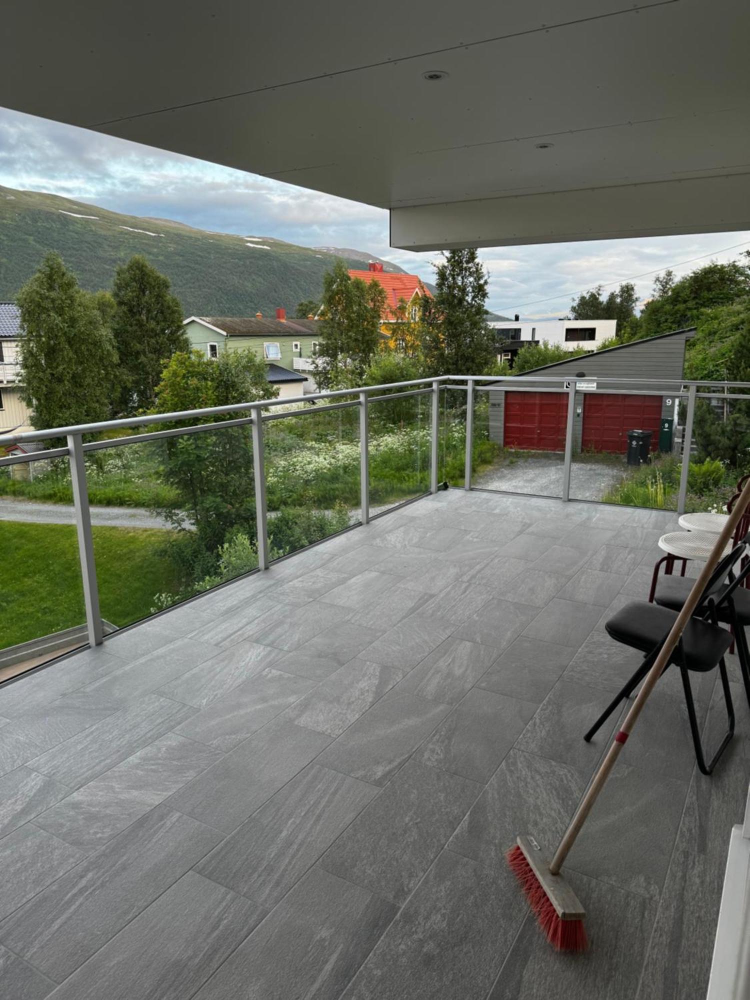 Sentral Leilighet Med Fantastisk Utsikt Tromsø Kültér fotó